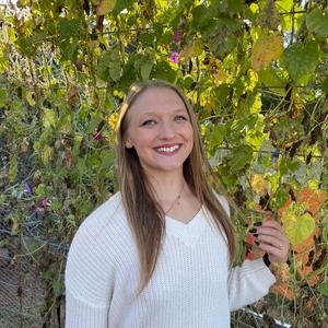 Meet your Posher, Alexis
